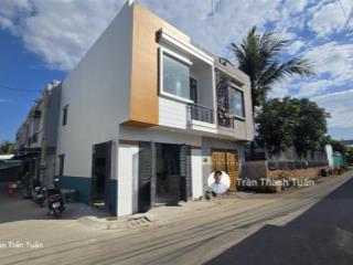 Căn góc 2 mặt tiền đường nhựa tiện kinh doanh buôn bán. vị trí rất đẹp. nhanh mới kịp