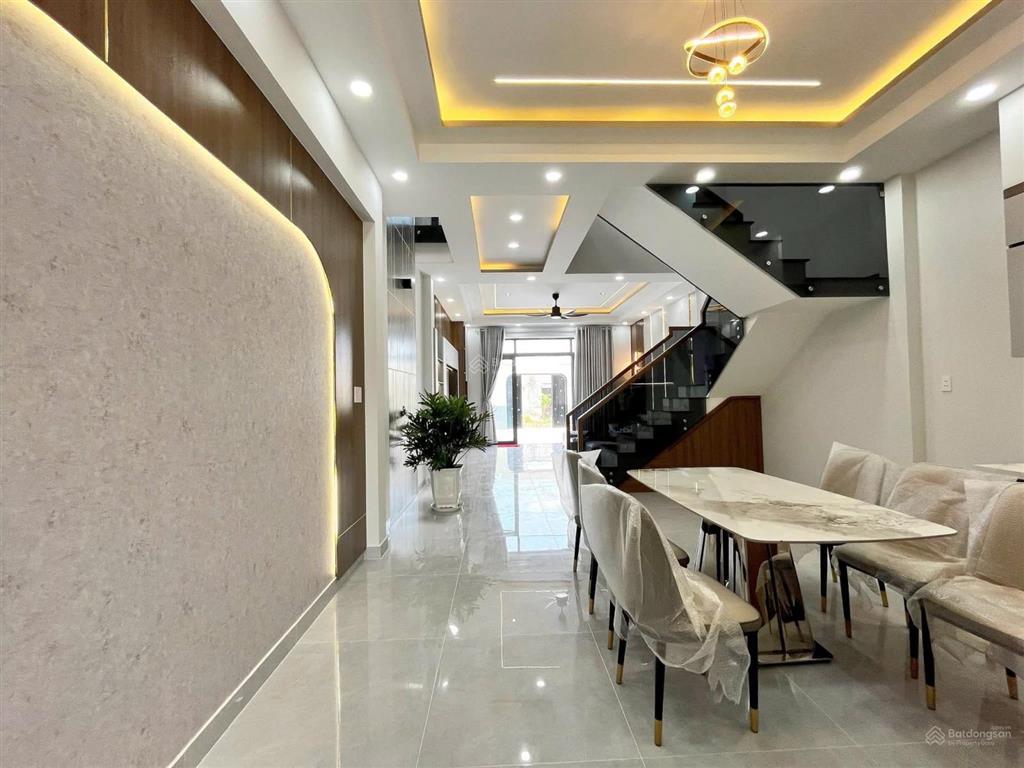 Nhanh mới kịp, siêu phẩm 5x40, sân lập vườn siêu đẹp, vị trí đắc địa
