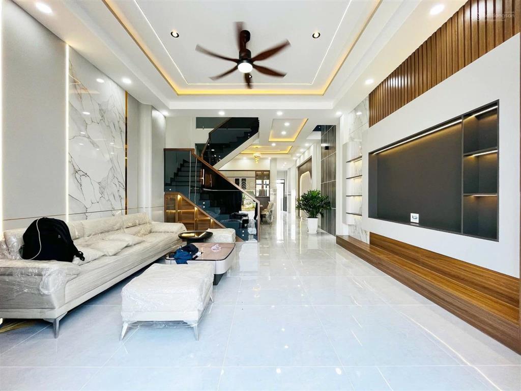 Nhanh mới kịp, siêu phẩm 5x40, sân lập vườn siêu đẹp, vị trí đắc địa