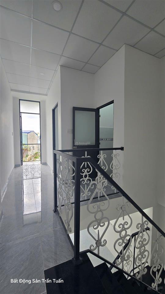Dãy trọ 5x25m gồm 1 căn lầu và 5 phòng trọ, thu nhập 12tr7/tháng. còn mới, chỉ việc thu tiền