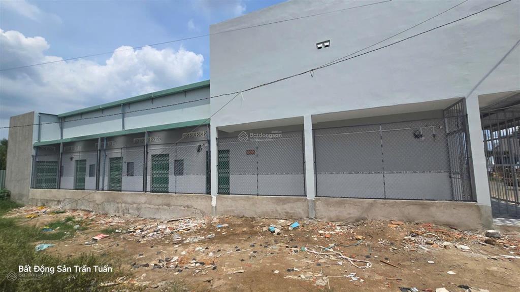 Dãy trọ 5x25m gồm 1 căn lầu và 5 phòng trọ, thu nhập 12tr7/tháng. còn mới, chỉ việc thu tiền