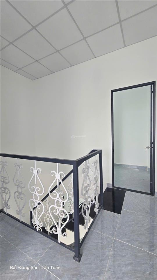 Dãy trọ 5x25m gồm 1 căn lầu và 5 phòng trọ, thu nhập 12tr7/tháng. còn mới, chỉ việc thu tiền