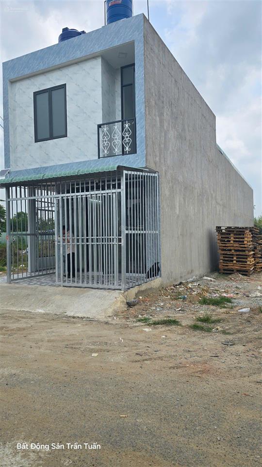 Dãy trọ 5x25m gồm 1 căn lầu và 5 phòng trọ, thu nhập 12tr7/tháng. còn mới, chỉ việc thu tiền