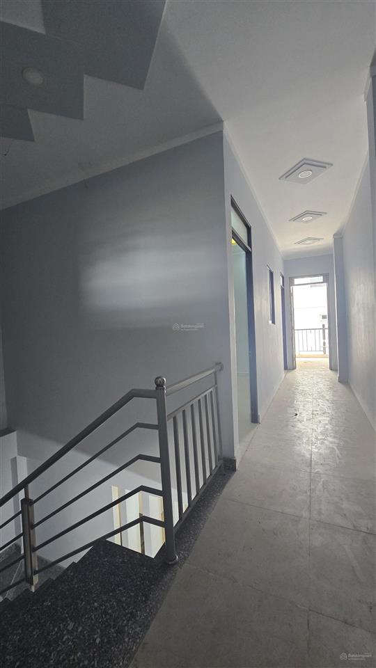 Nhà lầu 4,5x12m đường 7m, khu dân cư đông đúc, sung túc. ngay trung tâm mỹ hạnh sát cầu lớn hóc môn