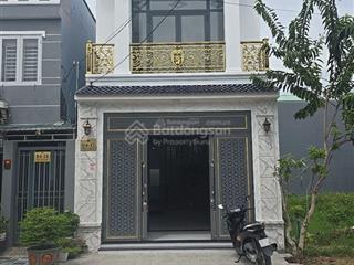 Hot, nhà ép cọc, mặt tiền đường nhựa 5x18,5m ngay trường mầm non, cấp 1,2, công viên, hồ sinh thái