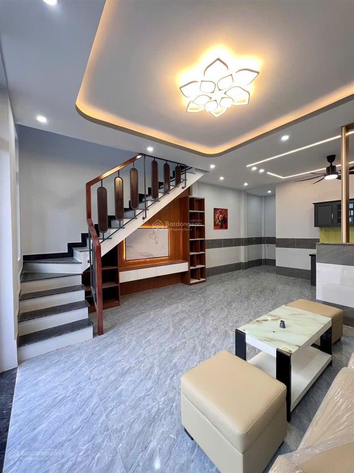 Nhà giá rẻ, sổ hồng hoàn công, đường 7m, sát hóc môn