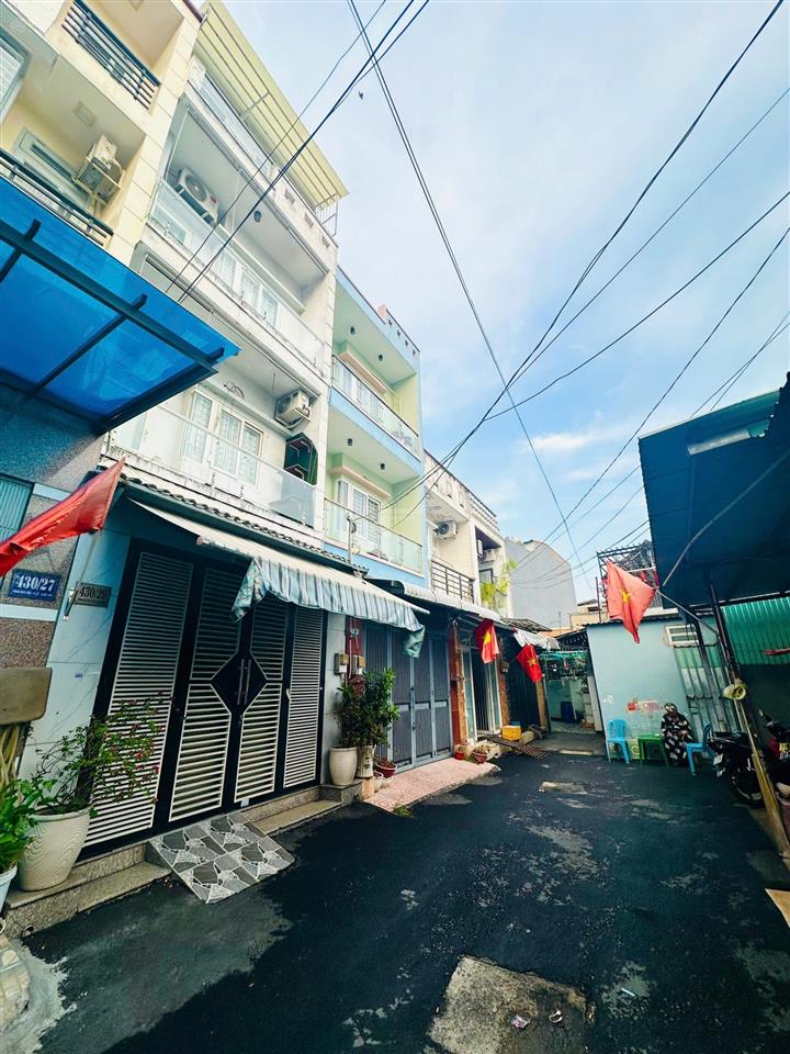 Bán hoặc cho thuê hẻm xe hơi, ôtô ngủ trong nhà, khu vực an ninh, đường phan huy ích, sát emart