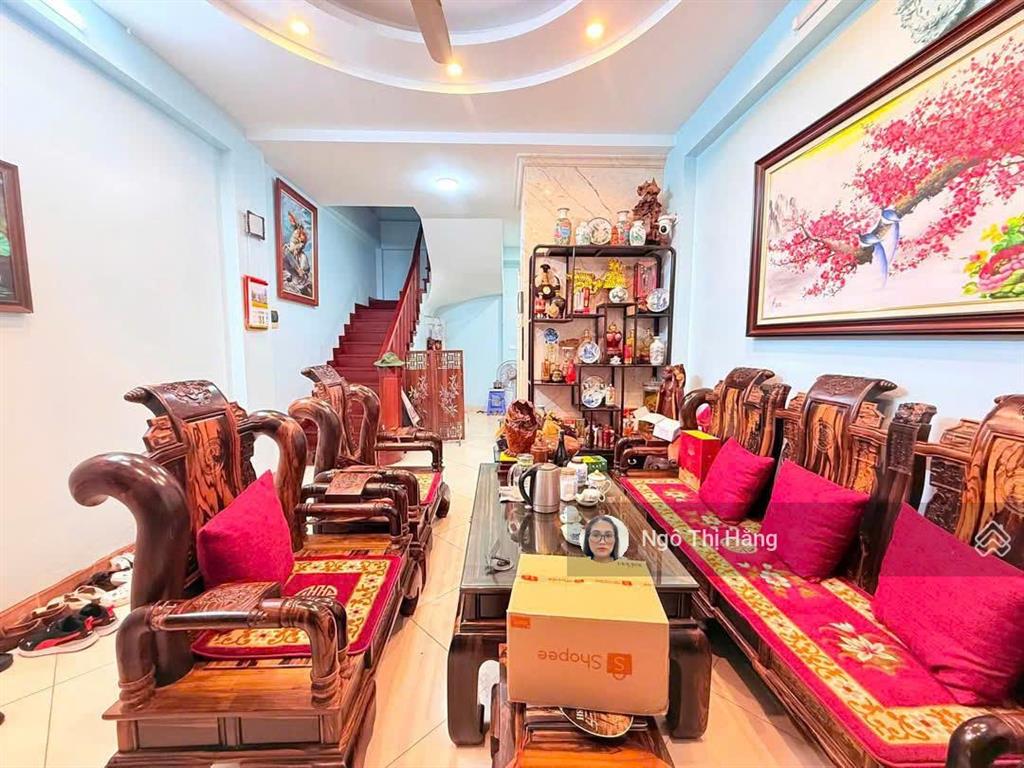 Phân lô vip trần quốc hoàn  cầu giấy  ngõ to hơn phố kinh doanh tốt. mặt tiền 4m.  0868 608 ***