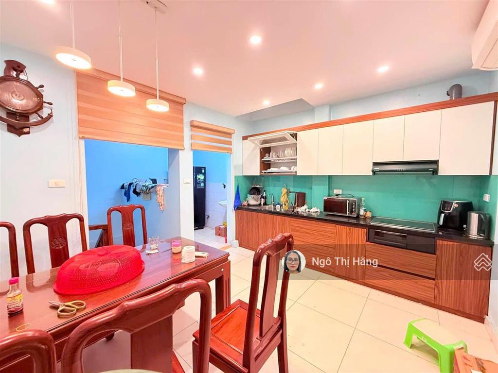 Phân lô vip trần quốc hoàn  cầu giấy  ngõ to hơn phố kinh doanh tốt. mặt tiền 4m.  0868 608 ***