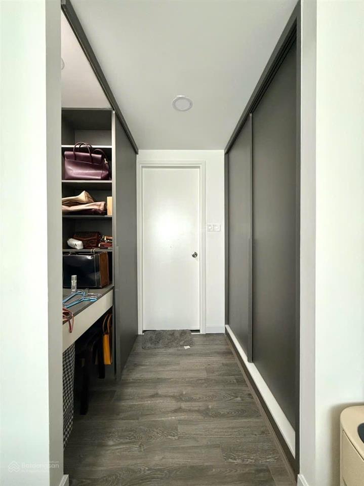Giá siêu tốt. chủ cần tiền thiện chí bán giá 10,5 tỷ, dt 148m2 tại ch riviera point quận 7