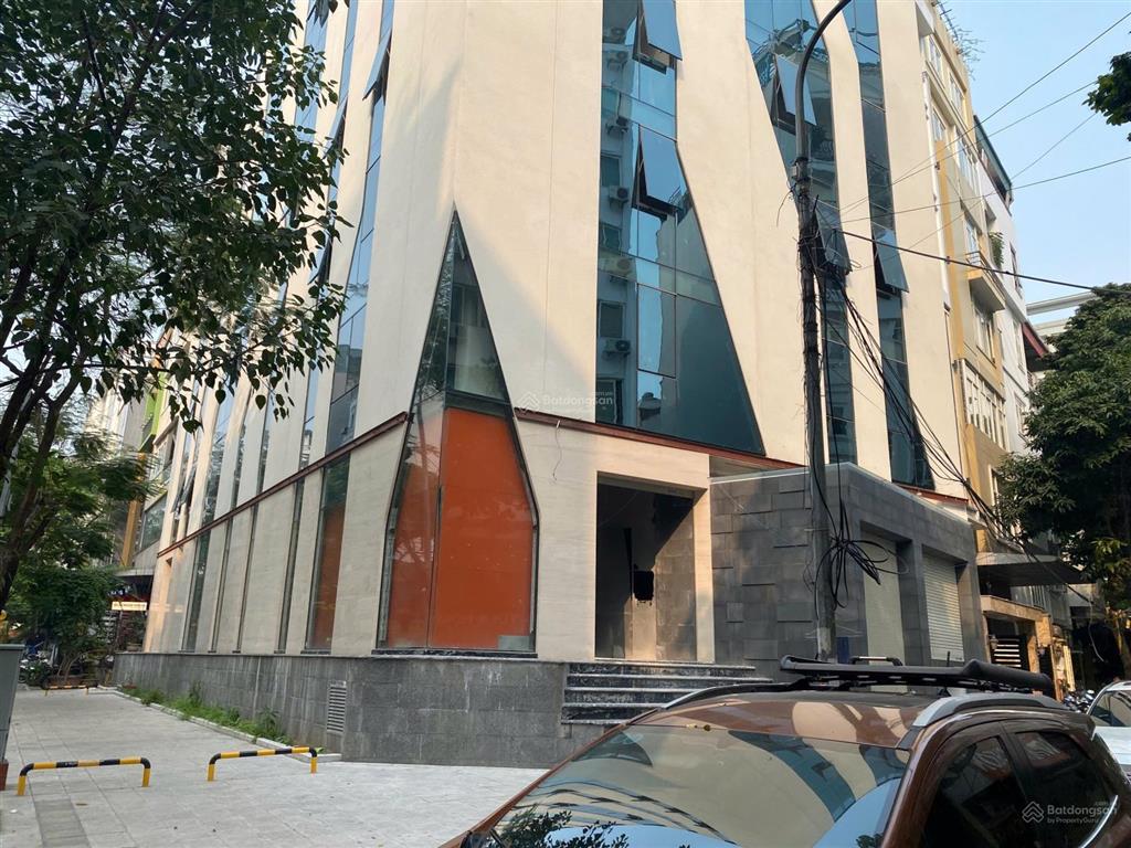 Cho thuê nhà mặt phố dịch vọng hậu mt 30m có thang máy diện tích t1  160m2