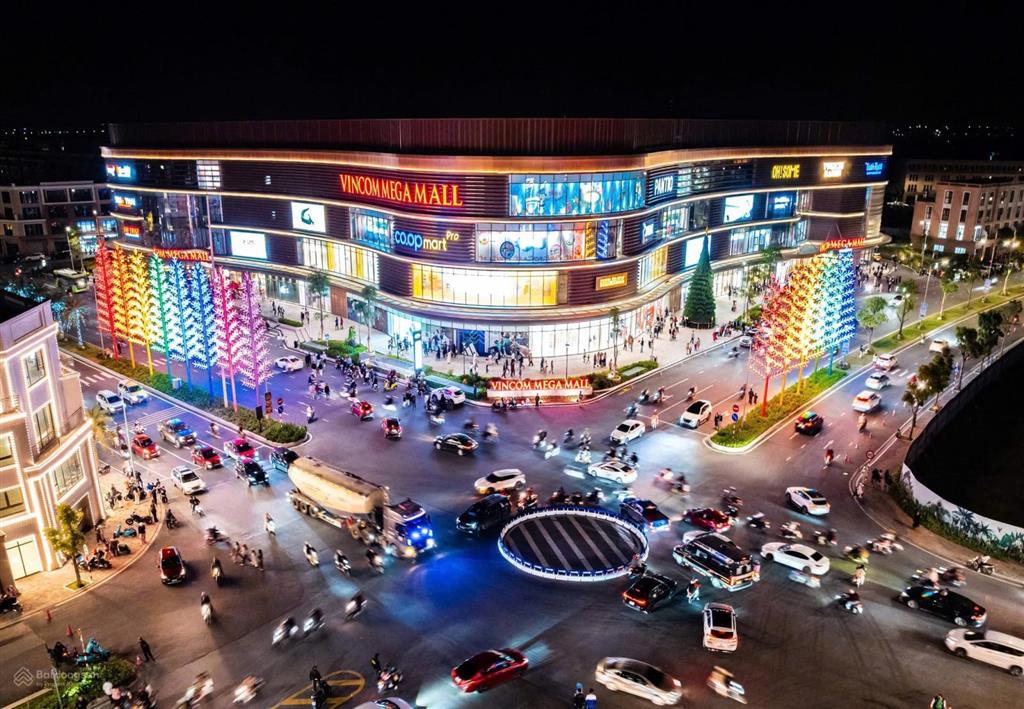 Shophouse 4 tầng mặt đường 36m vinhomes royal island vũ yên giá chỉ hơn 9 tỷ, biển mặn sau nhà