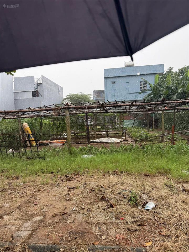 Chào bán lô đất đường 7m5 lên sn  123 nguyễn quang lâm  hòa xuân  đà nẵng.
cạnh góc