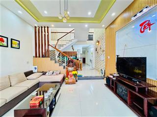 Cần bán  nhà đẹp đường võ quãng , đối diện công viên