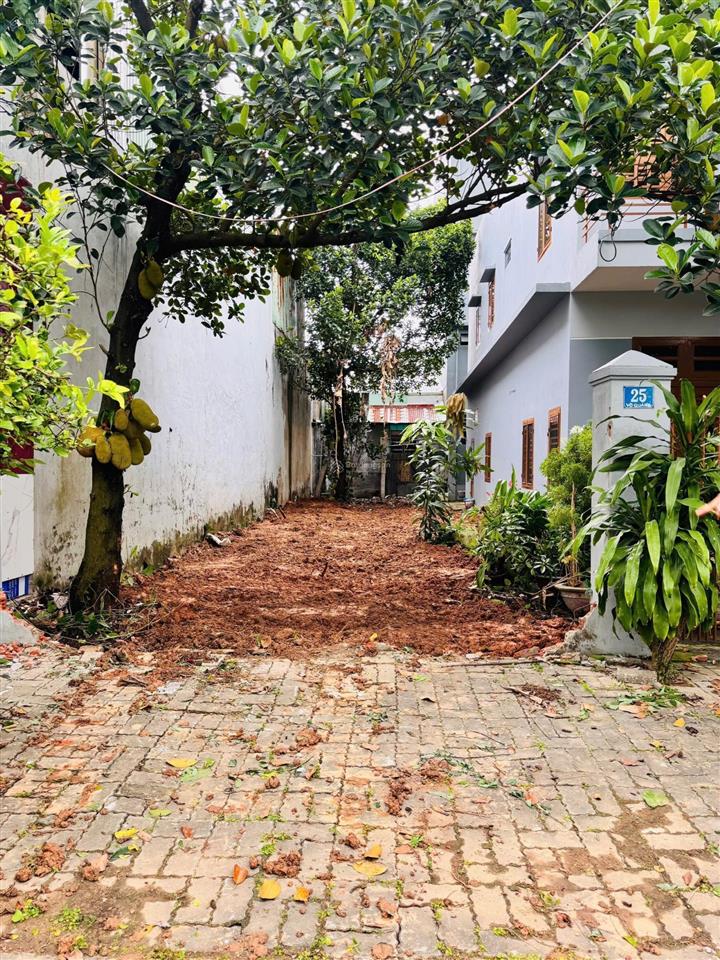 Đất đường võ quảng  hoà xuân. lên số nhà 23, đầu đường, gần thanh hoá.
hướng tây bắc
diện