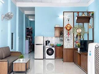 Cần chuyển nhượng nhà cấp 4 đường 5m5 liêm lạc 3.
hướng đông, dt 100m2, giá 3.980 tỷ