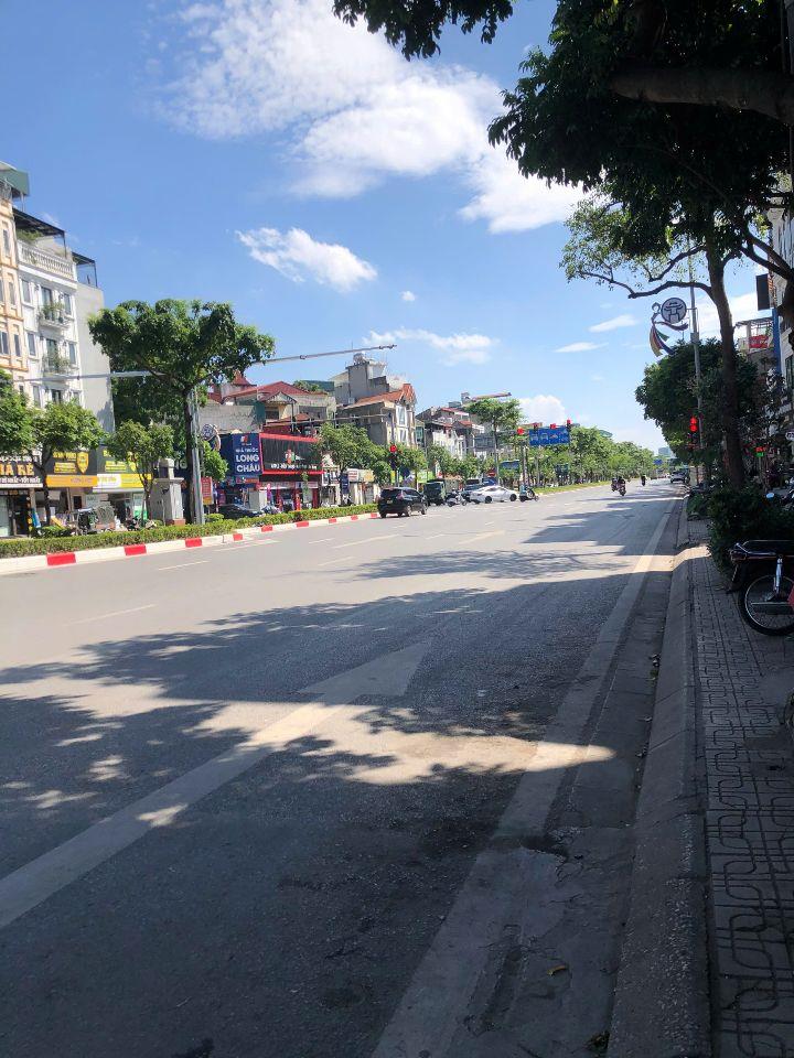 Bán đất mặt phố Ngô Gia Tự -Long Biên giá 128 tỷ !