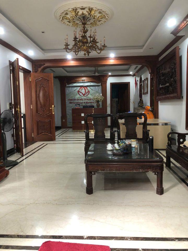 Cho thuê căn Biệt Thự 4 tầng thang máy Ewro Windown Đông Trù !