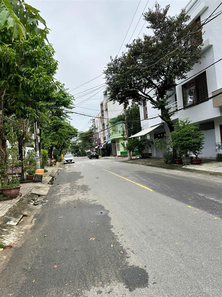 Bán nhà 3 tầng đường hàn thuyên, gần lê thanh nghị, dt 121m2, về giá tốt 10.5 tỷ