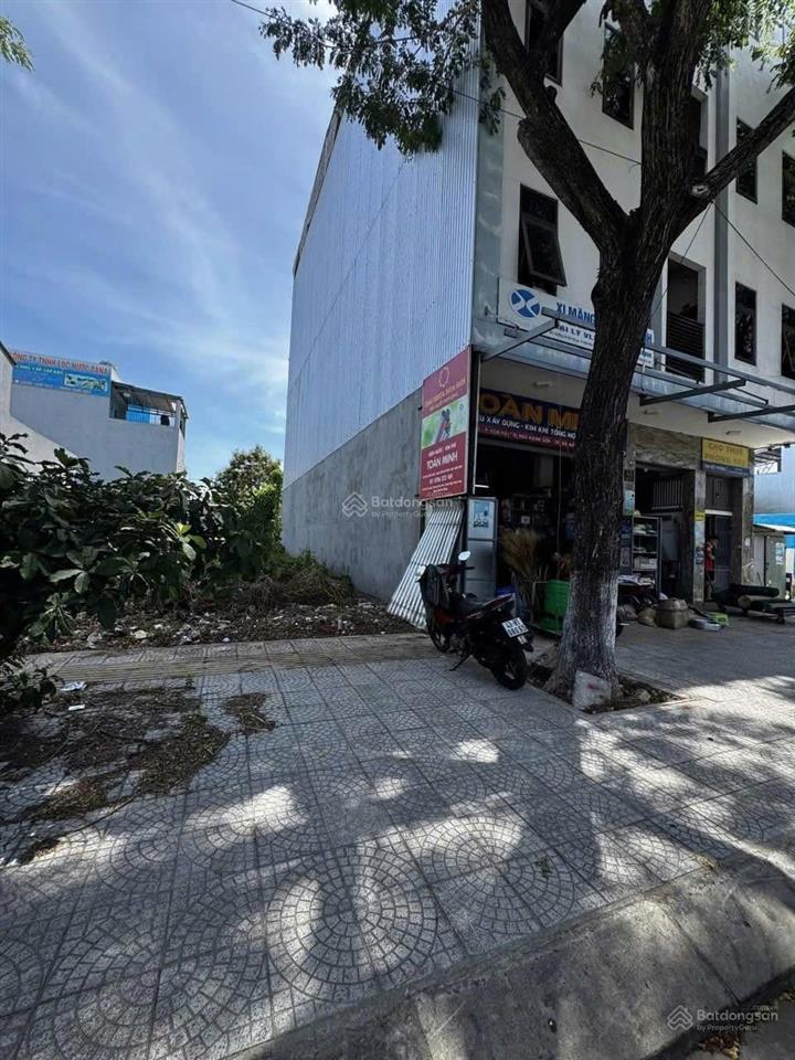 Bán lô đất mặt tiền đường võ chí công, gần trần đại nghĩa, dt 100m2, giá 8,7 tỷ