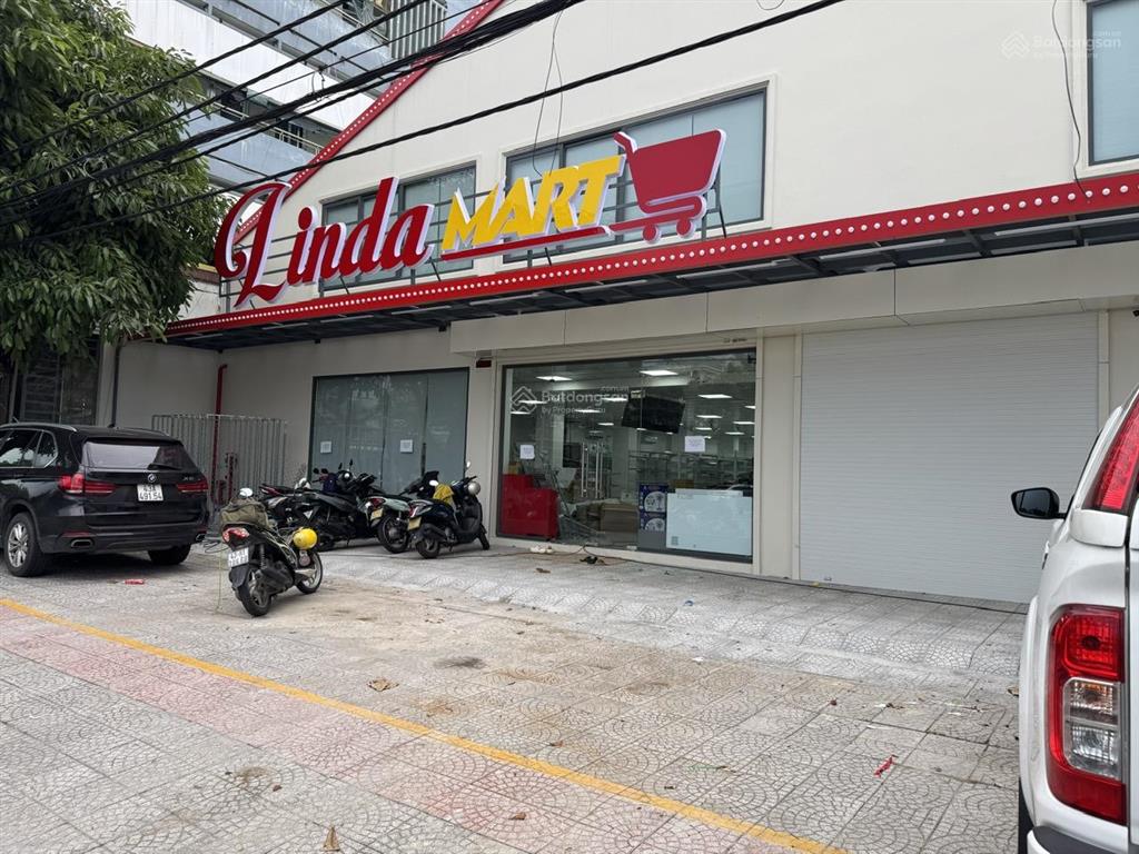 *bán nhà 4 tầng, 13 phòng, đường cách mạng tháng 8, ngay hội chợ triển lãm, bv tâm trí