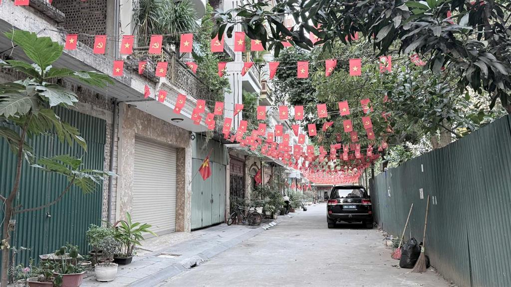 Liền kề bộ công an, thanh am, 63m, 5 tầng xây thô, mt=hậu 4.65m, đối diện chung cư công an