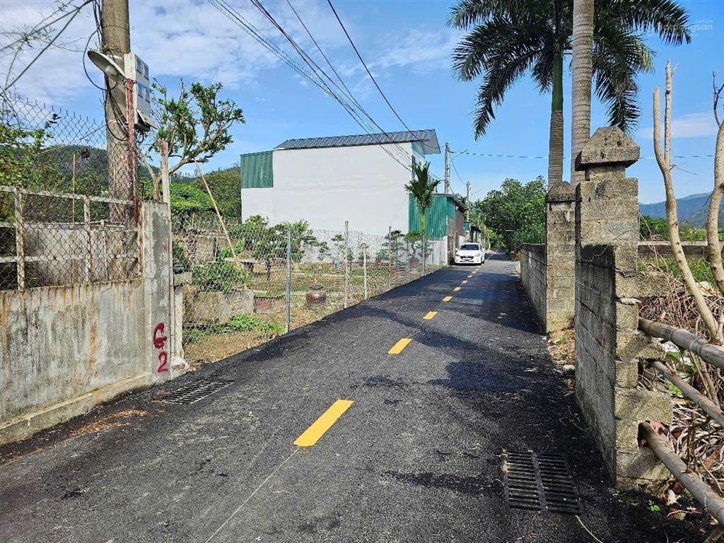 Bán đất làn 2 ql6 lâm sơn lương sơn gần sân gonl phượng hoàng.sẵn sổ