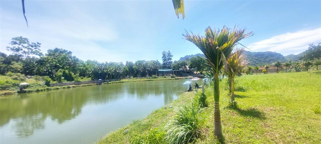 Bán đất bám hồ gần suối khoáng kim bôi. bán hồ 100m