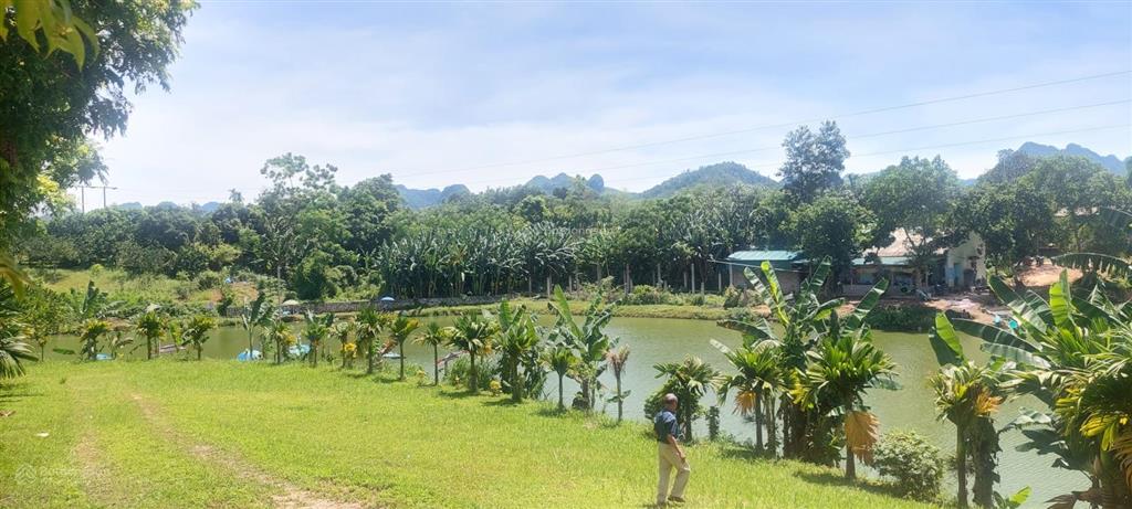 Bán đất bám hồ gần suối khoáng kim bôi. bán hồ 100m