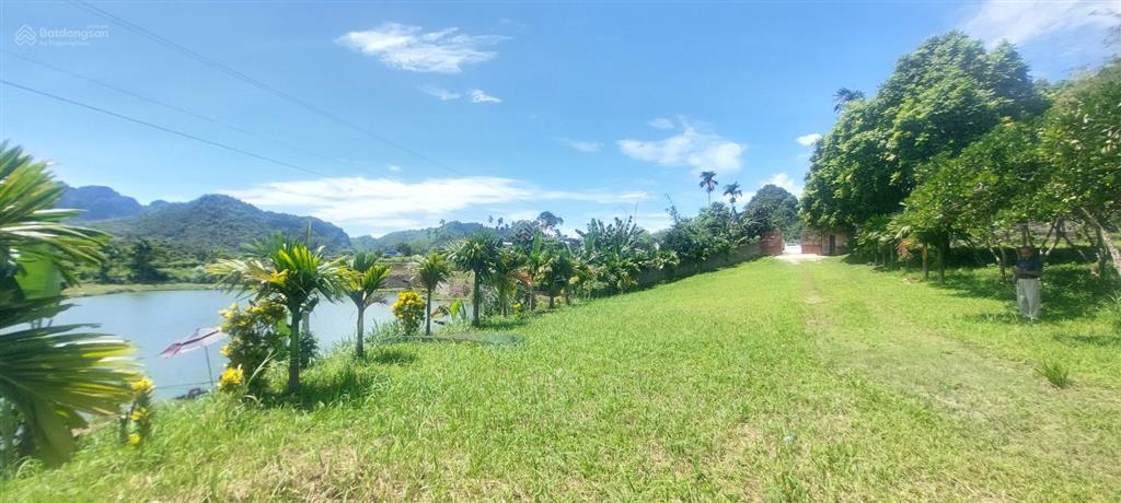 Bán đất bám hồ gần suối khoáng kim bôi. bán hồ 100m