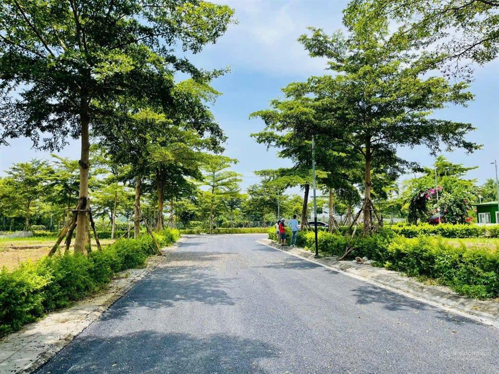 Chính chủ gửi bán đất xã phú mãn gần hòa lạc, dt 109m², sẵn sổ hồng.