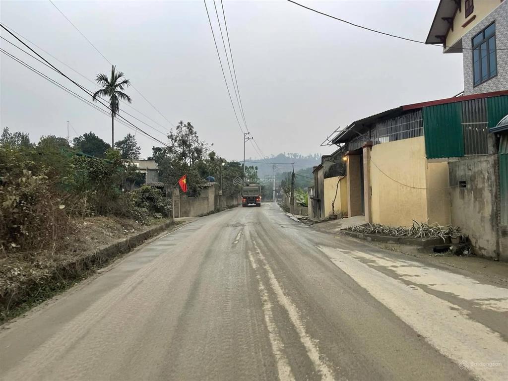 Bán đất tại hòa sơn, lương sơn, cách đường đông dương 300m. đường rộng xe 45 chỗ lưu thông.