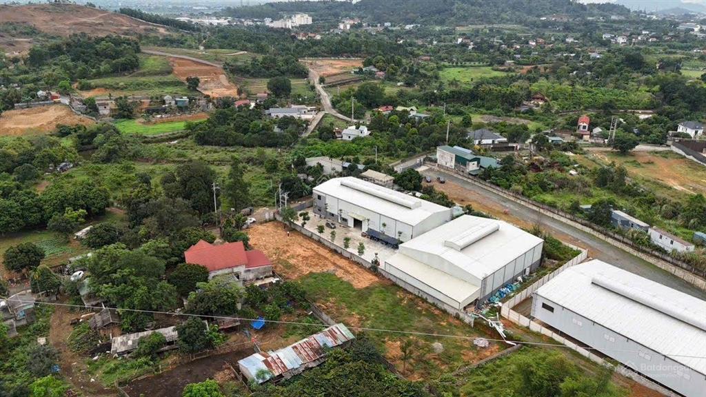 Bán đất tại hòa sơn, lương sơn, cách đường đông dương 300m. đường rộng xe 45 chỗ lưu thông.