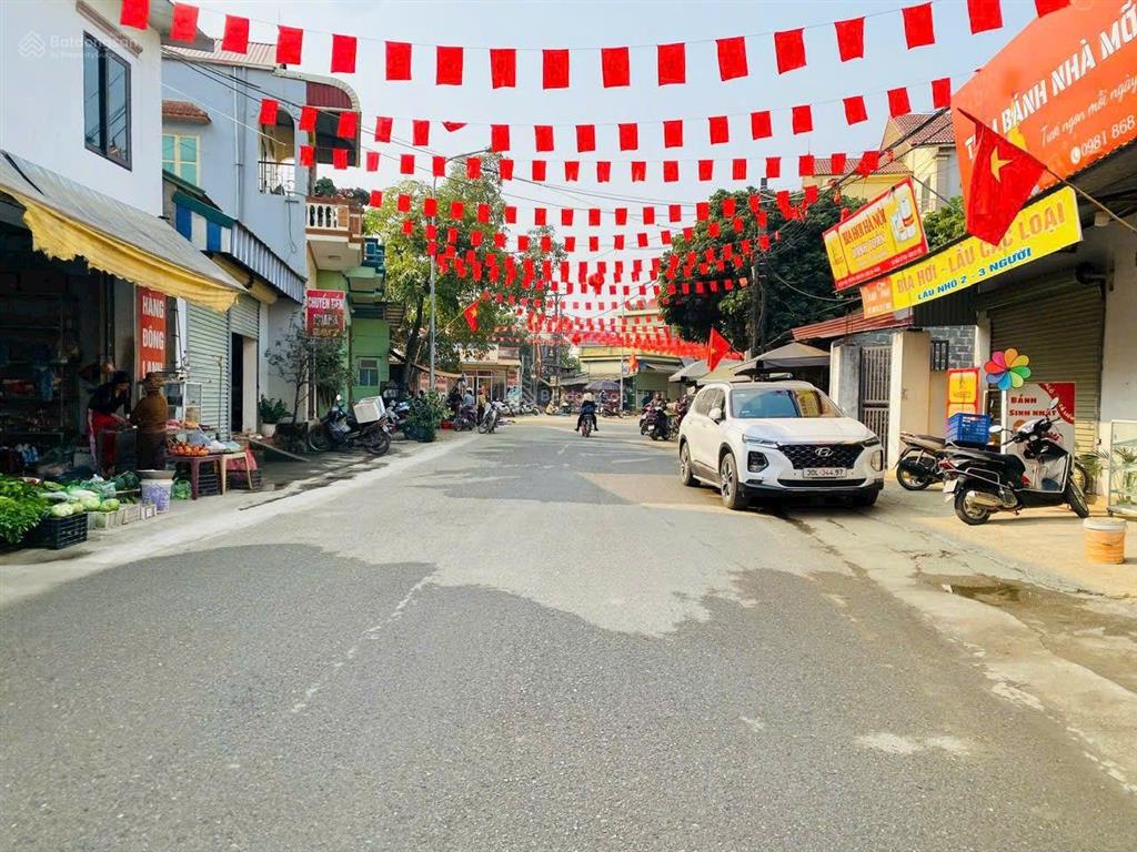 Bán nhà riêng 2 tầng dt đất 151m gần chợ
