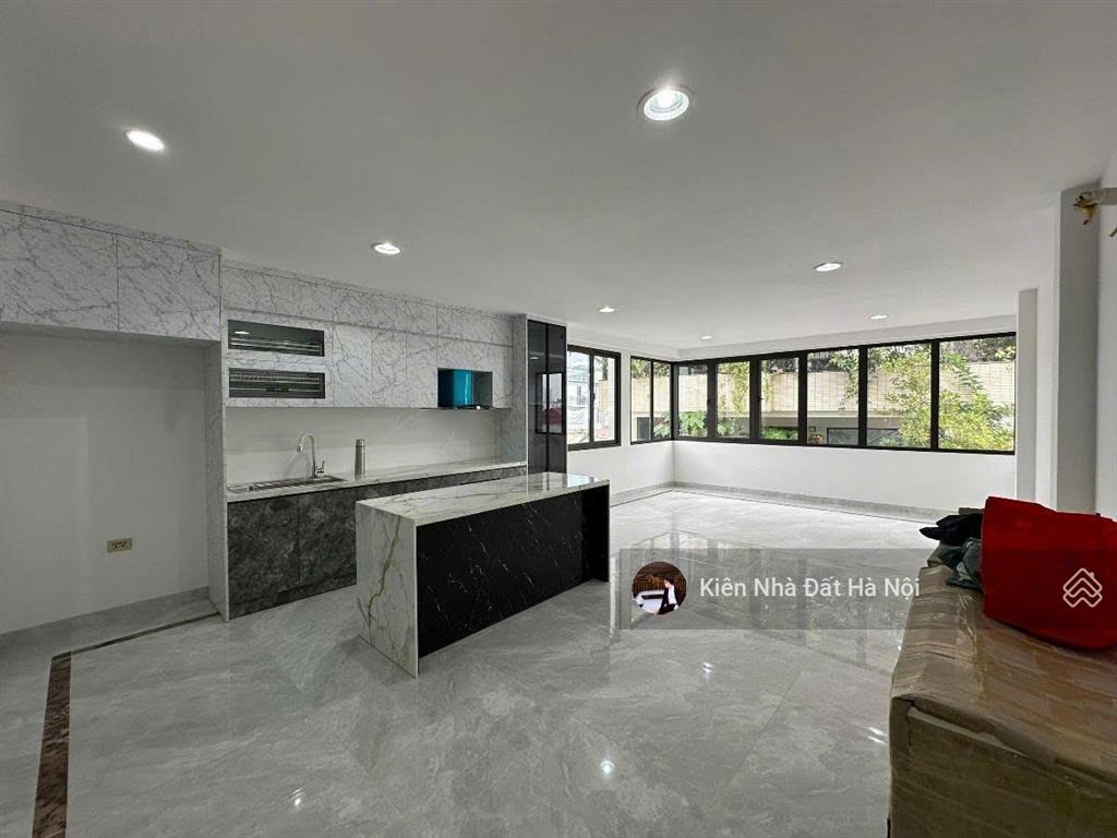 Siêu phẩm! kim mã  ba đình  48m2 7 tầng thang máy  ô tô  view hồ  mt 5m  ở sướng  cực hiếm!