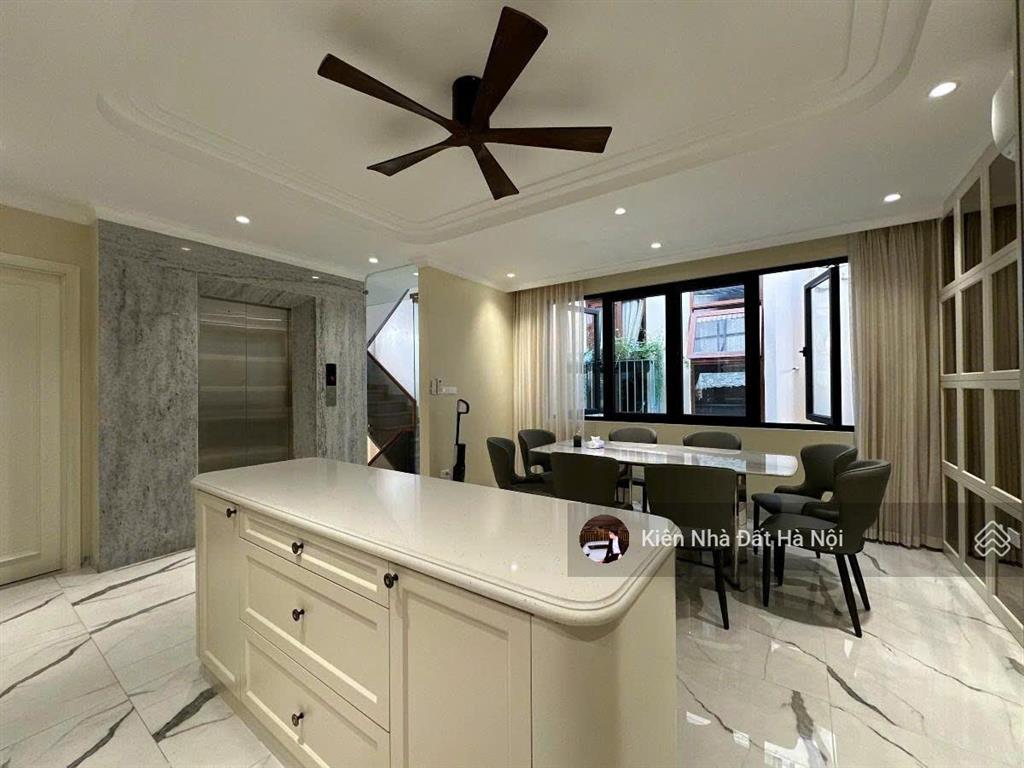 Chính chủ bán nhà phố triệu việt vương  lõi phố cũ sát hoàn kiếm  50m2 6 tầng thang máy mt đẹp