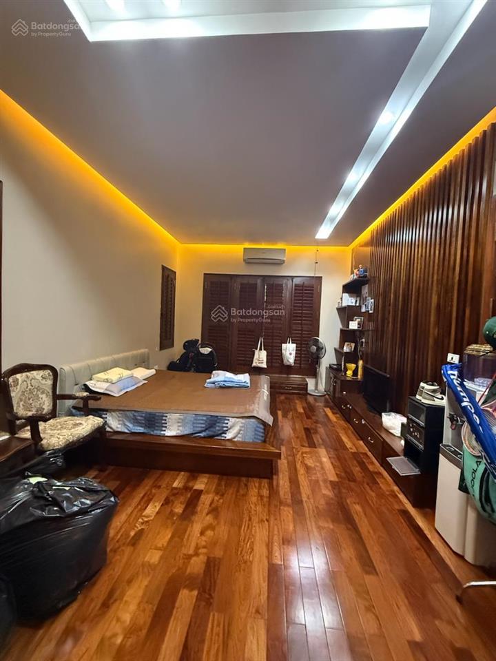 Bán nhà trích sài 272 m2 sân vườn ngõ ô tô view hồ tây ở hoặc kinh doanh homestay nhỉnh 200tr/m