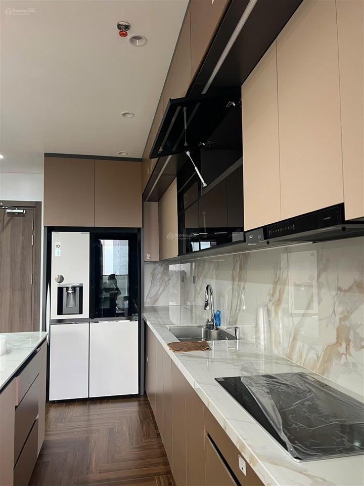 Bán chung cư khai sơn city 120 m2 3 ngủ full nội thất chưa qua sd giá 10.8 tỷ có thương lượng