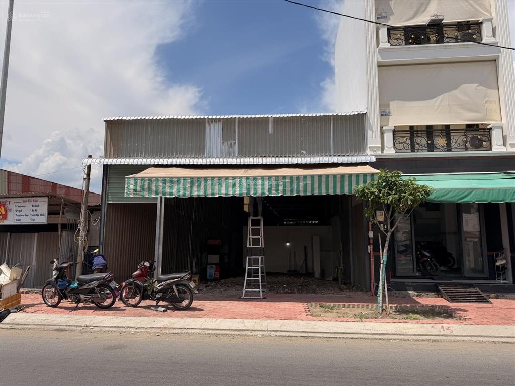 Cho thuê nhà mặt tiền quốc lộ 50  2661 quốc lộ 50, 16 triệu, 140m, 3pn, tây