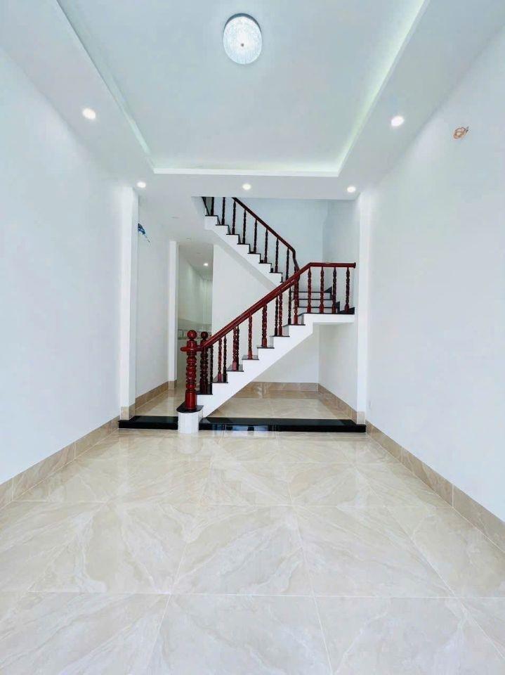 Cho thuê nhà hẻm trương định gần mặt tiền đề thám giá 12 triệu