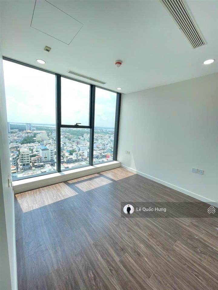 Cho thuê sunshine sky city (4pn+3wc + 1 kho ) dt 132m2 tầng cao giá thuê 22tr/tháng.