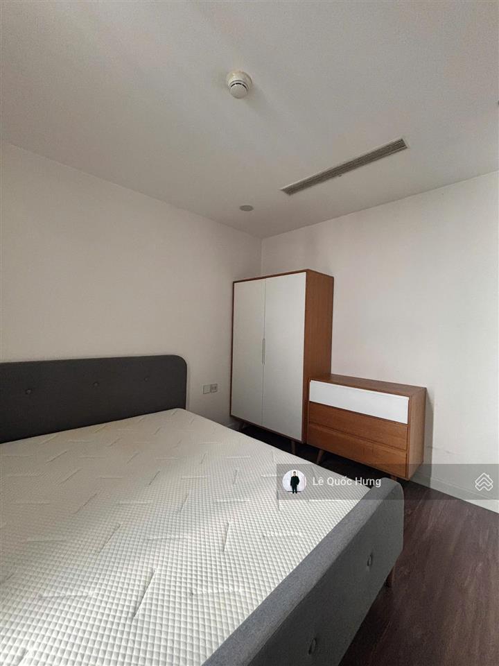 Cho thuê căn hộ 4pn sunshine sky city (4pn+1 kho, 3 wc) dt 132m2 full nội thất giá 28tr/tháng.