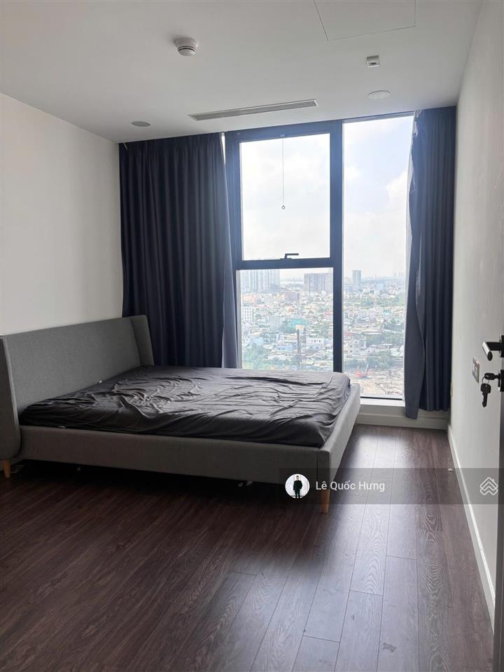 Cho thuê căn hộ 4pn sunshine sky city (4pn+1 kho, 3 wc) dt 132m2 full nội thất giá 28tr/tháng.