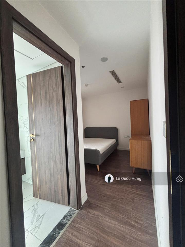 Cho thuê căn hộ 4pn sunshine sky city (4pn+1 kho, 3 wc) dt 132m2 full nội thất giá 28tr/tháng.