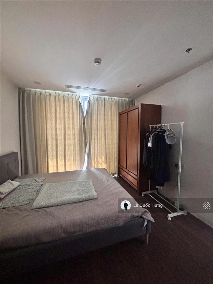 Cho thuê căn hộ 4pn sunshine sky city (4pn+1 kho, 3 wc) dt 132m2 full nội thất giá 28tr/tháng.