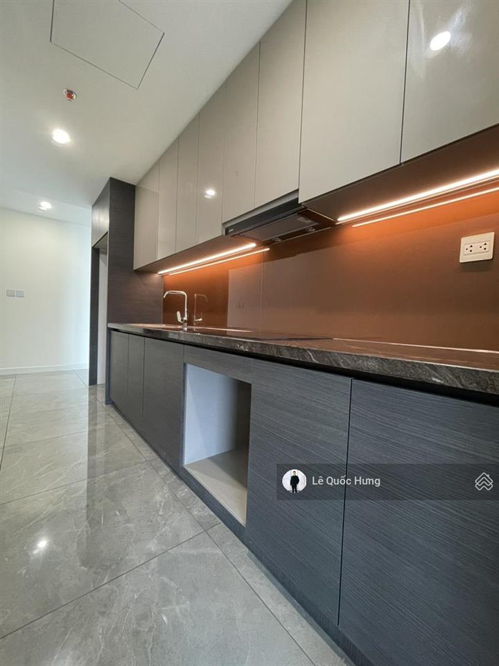 Cho thuê noble crystal riverside (2pn+2wc) dt 120m² tầng cao view sông giá 12,5tr/tháng.