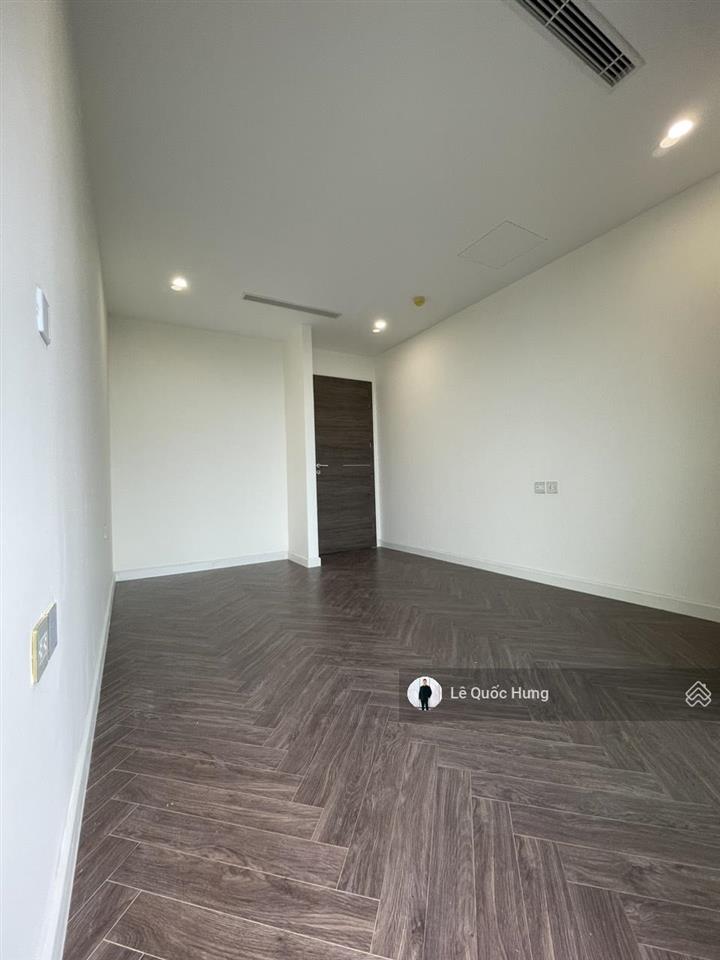 Cho thuê noble crystal riverside (2pn+2wc) dt 120m² tầng cao view sông giá 12,5tr/tháng.