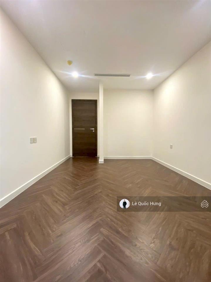 Cho thuê noble crystal riverside (2pn+2wc) dt 130m2 giá thuê 12tr/tháng.