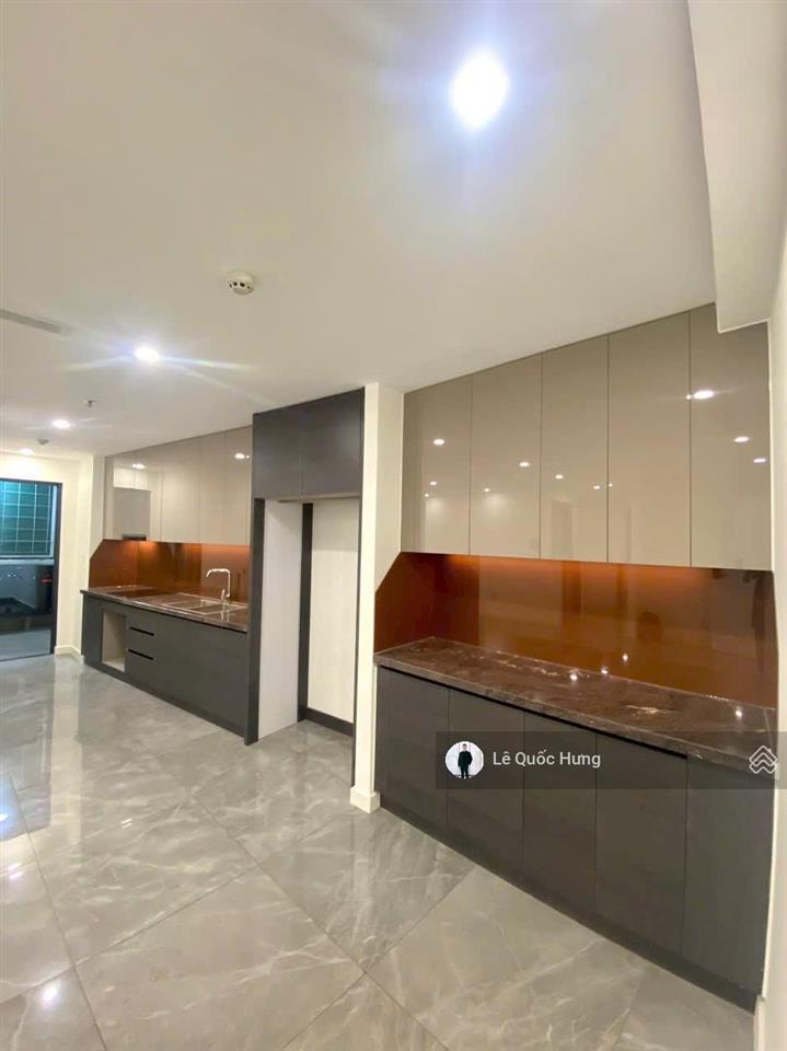 Cho thuê noble crystal riverside (2pn+2wc) dt 130m2 giá thuê 12tr/tháng.