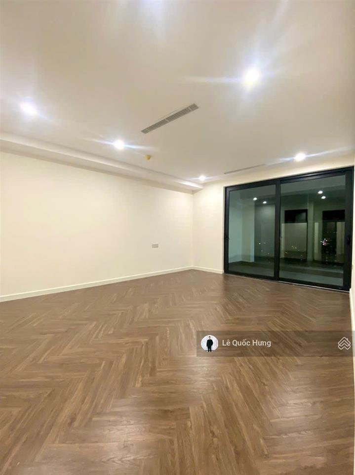 Cho thuê noble crystal riverside (2pn+2wc) dt 130m2 giá thuê 12tr/tháng.